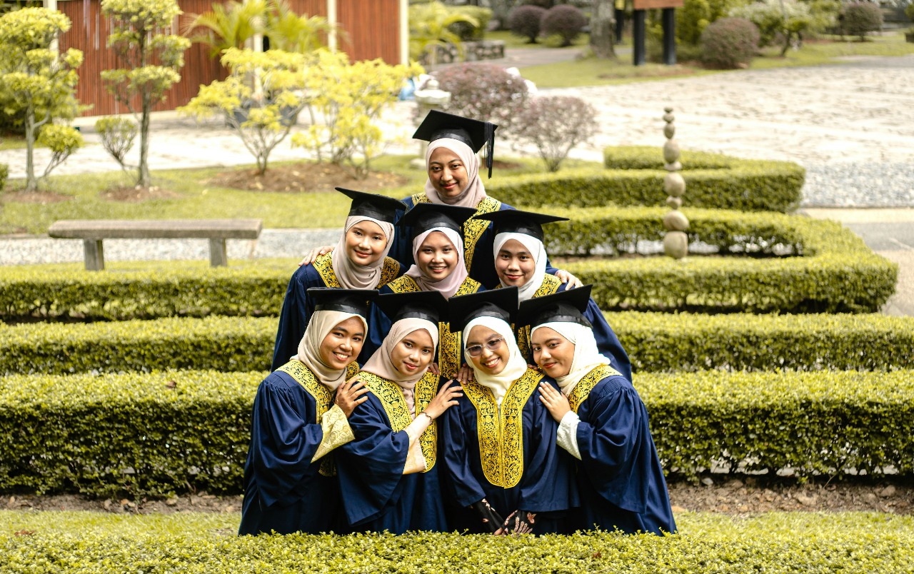 How Do Study Abroad Programs Work and How Can You Apply?